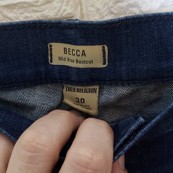 LIKE NEW TRUE RELIGION BECCA MID RISE BOOT CUT DARK BLUE WASH DENIM JEANS - Picture 4 of 7